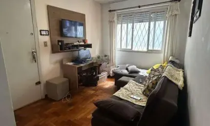 Apartamento à venda terreo com pátio  2 dormitórios no bairro Menino Deus