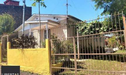 Casa para Venda - 81m², 2 dormitórios, 4 vagas - Vila Nova