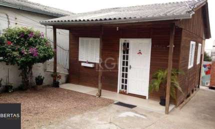 Casa para Venda - 100m², 4 dormitórios, sendo 1 suites, 3 vagas - Tristeza