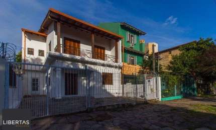 Casa para Venda - 277.24m², 3 dormitórios, sendo 1 suites, 3 vagas - Camaquã