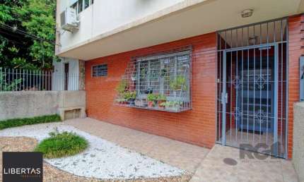 Apartamento no Petrópolis de 2 dormitórios e dependência
