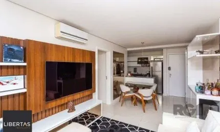 Apartamento 2 dormitórios, 1 suíte, 2 vagas no Bairro Petrópolis