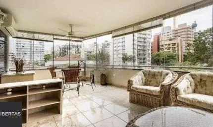 Amplo apartamento com 3 dormitórios, churrasqueira e hidromassagem - 222m² - Petrópolis