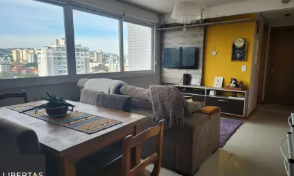 Apartamento de 2 quartos, suíte e 2 vagas garagem no bairro Santana Porto Alegre