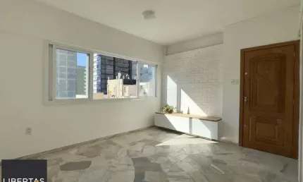 APARTAMENTO 2 DORMITÓRIOS REFORMADO COM LINDA VISTA NO CENTRO HISTÓRICO