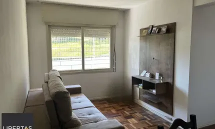 Apartamento térreo com 2 dormitórios no Bairro Vila Ipiranga