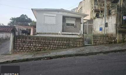 Casa com 2 quartos à venda na Beco F, 30, Ipanema, Porto Alegre