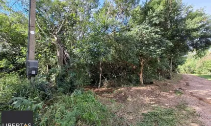 Terreno a venda medindo 20 de frente por 71,59 de extenção. - Av Costa Gama.