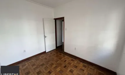 Apartamento térreo de 2 quartos no bairro Menino Deus em Porto Alegre