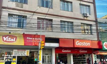 Apto 02 dorm, na Av Assis Brasil, 54,57 m², 01 lance de escada, fundos sem ruido