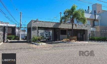 Casa em condomínio 3 D , 1 Suite e possibilidade de 4 dormitório no térreo