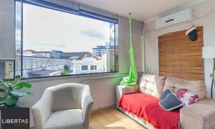 Apartamento Ensolarado com 80m² e Vaga Escriturada – bairro Santa Cecília