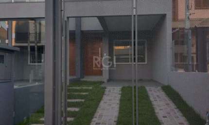 Casa 3 dormitórios, sendo 1 suites, 2 vagas - Guarujá, Porto Alegre RS