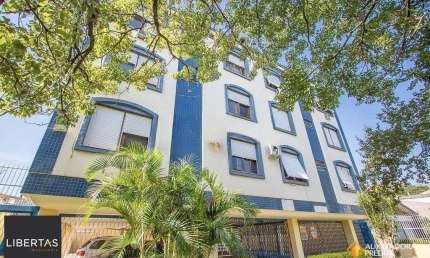 Apartamento com 03 dormitórios, 01 suíte, garagem de estacionamento por convenção