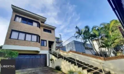 Linda casa a venda no Bairro Jardim Isabel com 4 dormitórios