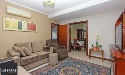 Ampla casa com 5 dormitórios e terraço no Passo da Areia