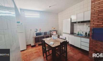CASA COM 3 DORMITÓRIOS, 5 VAGAS, NO BAIRRO JARDIM CARVALHO, PORTO ALEGRE RS