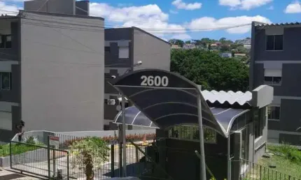 Apartamento com 02 dormitórios com vaga de garagem por convenção