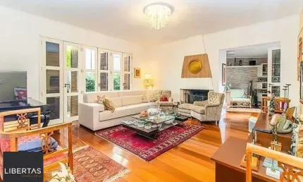 Casa com 3 dormitórios e 2 vagas no Bairro Higienópolis