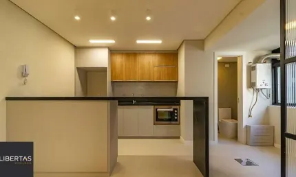 Apartamento a venda no bairro Auxliadora dois dormitórios, totalmente reformado.