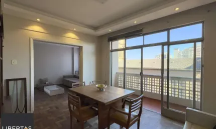 Apartamento 3 dormitórios com linda vista da catedral no centro histórico
