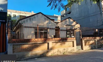 Casa com 2 quartos à venda na Rua Botafogo, 281, Menino Deus, Porto Alegre