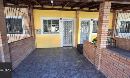 Casa em condomínio fechado com 2 quartos à venda na Avenida Edgar Pires de Castro, 2600, Hípica, Porto Alegre