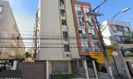 Apartamento com 2 quartos, 1 suíte e 1 vaga de garagem no Bairro Bom Fim.