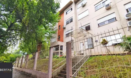 Apartamento à Venda com 2 Dormitórios Jardim Planalto, Porto Alegre R$ 270.000