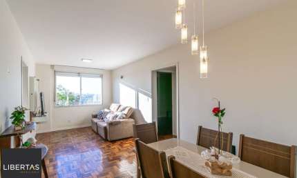 Apartamento à Venda no Bairro Medianeira, 2 Dormitórios, Reformado e com Excelente Infraestrutura