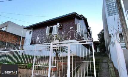 Casa para Venda - 90m², 5 dormitórios, sendo 1 suites, 5 vagas - Teresópolis
