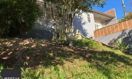 Casa 3 dormitórios, 3 banheiros, bairro teresópolis.