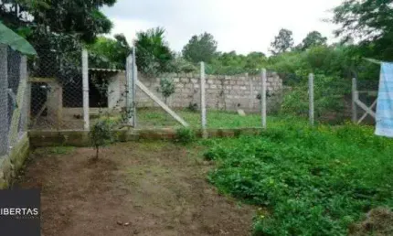 Sítio em Porto Alegre, no bairro Aberta Dos Morros, com 3 dormitório(s), e 3 banheiros, à venda.