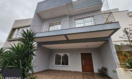 Casa Condominio em Porto Alegre, no bairro Hípica, com 4 dormitório(s), e 4 banheiros, à venda.