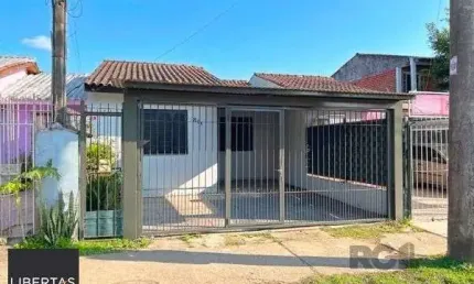 Casa em Porto Alegre, no bairro Restinga, com 2 dormitório(s), e 2 banheiros, à venda.