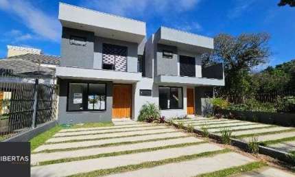 Casa em Porto Alegre, no bairro Ipanema, com 3 dormitório(s), e 3 banheiros, à venda.