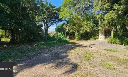 Terreno em Porto Alegre, no bairro Ipanema, à venda.