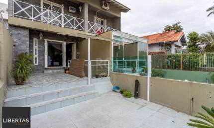 Sobrado para Locação - 171.64m², 3 dormitórios, sendo 1 suites, 2 vagas - Jardim Itu