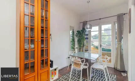 Vende-se apartamento com 3 quartos, 87m² e sacada - petrópolis