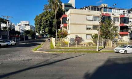 JK térreo, 27 m2, cozinha e banheiro separados, 02 quadras da Assis Brasil