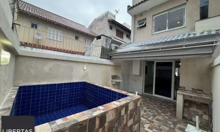 Ótimo sobrado semi mobiliado com 3 suítes no bairro guarujá