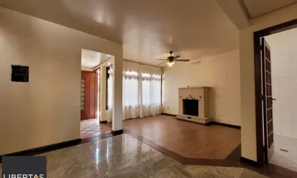 Casa com 4 quartos à venda na Rua Tupanciretã, 34, Passo da Areia, Porto Alegre