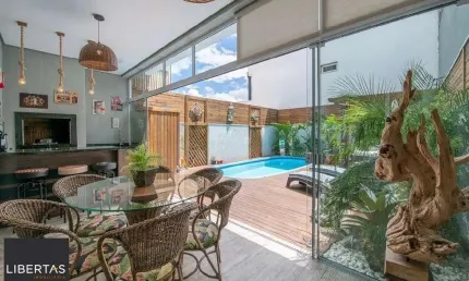 Casa com 3 quartos e 2 vagas em condomínio fechado no bairro ecoville