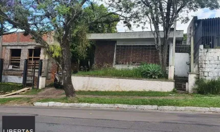 Casa com 2 quartos à venda na Rua Carlos Huber, 755, Três Figueiras, Porto Alegre