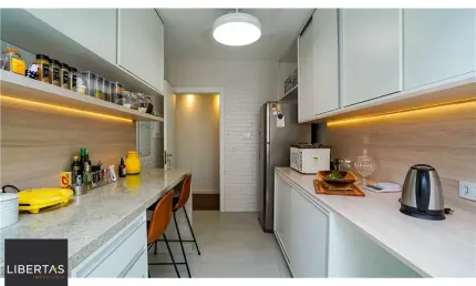 Apartamento com 3 quartos à venda na Avenida Lageado, 412, Petrópolis, Porto Alegre