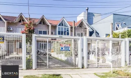 Casa com 2 quartos à venda na Rua Heitor Kramer, 324, Guarujá, Porto Alegre
