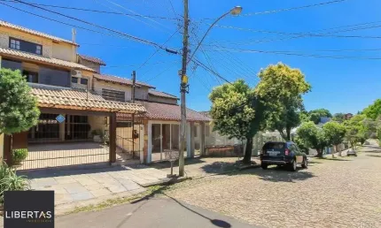 Casa com 3 quartos à venda na Rua Doutor Egydio Michaelsen, 62, Cavalhada, Porto Alegre
