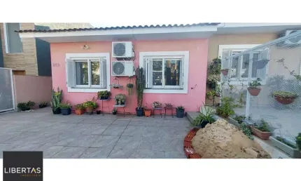 Casa com 2 quartos à venda na Rua Chácara das Nascentes, 285, Lomba do Pinheiro, Porto Alegre