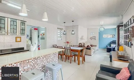 Casa com 2 quartos à venda na Rua Breno Arruda, 151, Santa Maria Goretti, Porto Alegre