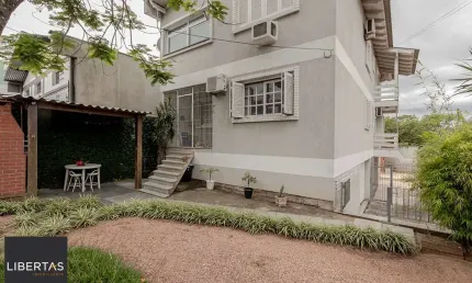 Casa com 3 quartos à venda na Rua Ernesto Pellanda, 78, Vila Jardim, Porto Alegre